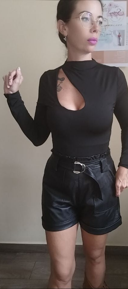 Shorts polipiel negros