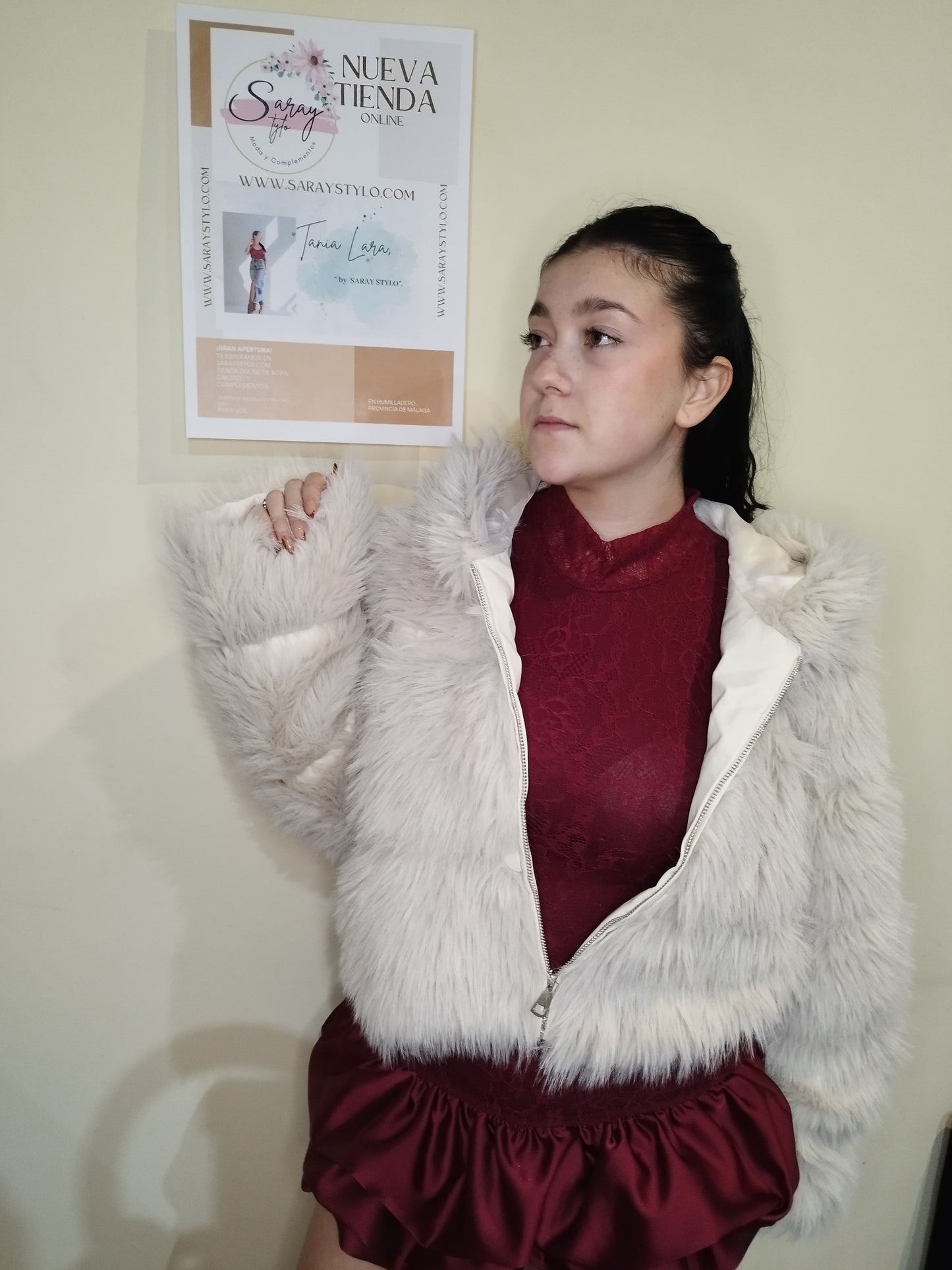 Chaqueta pelitos/.  capucha