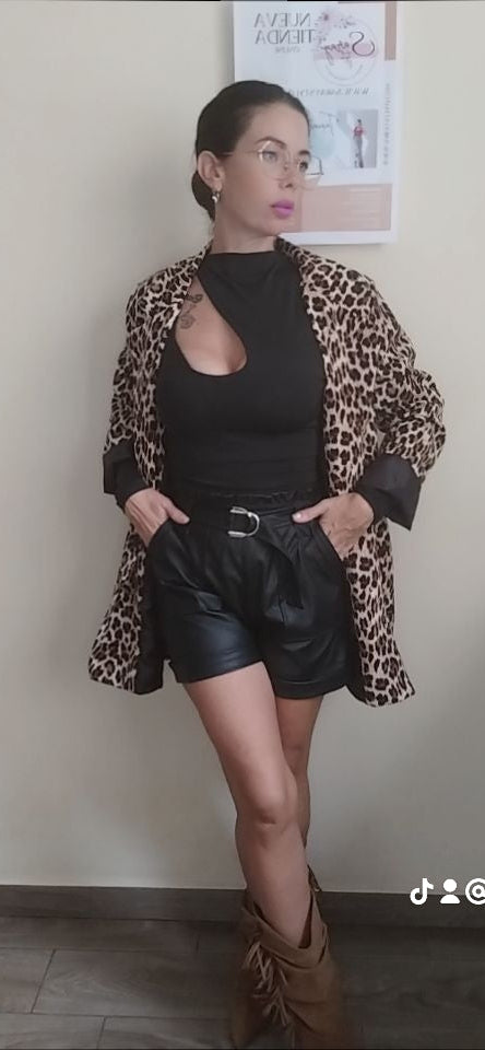 Shorts polipiel negros